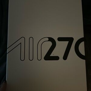 air 270 nike air max never worn never taken out of box.